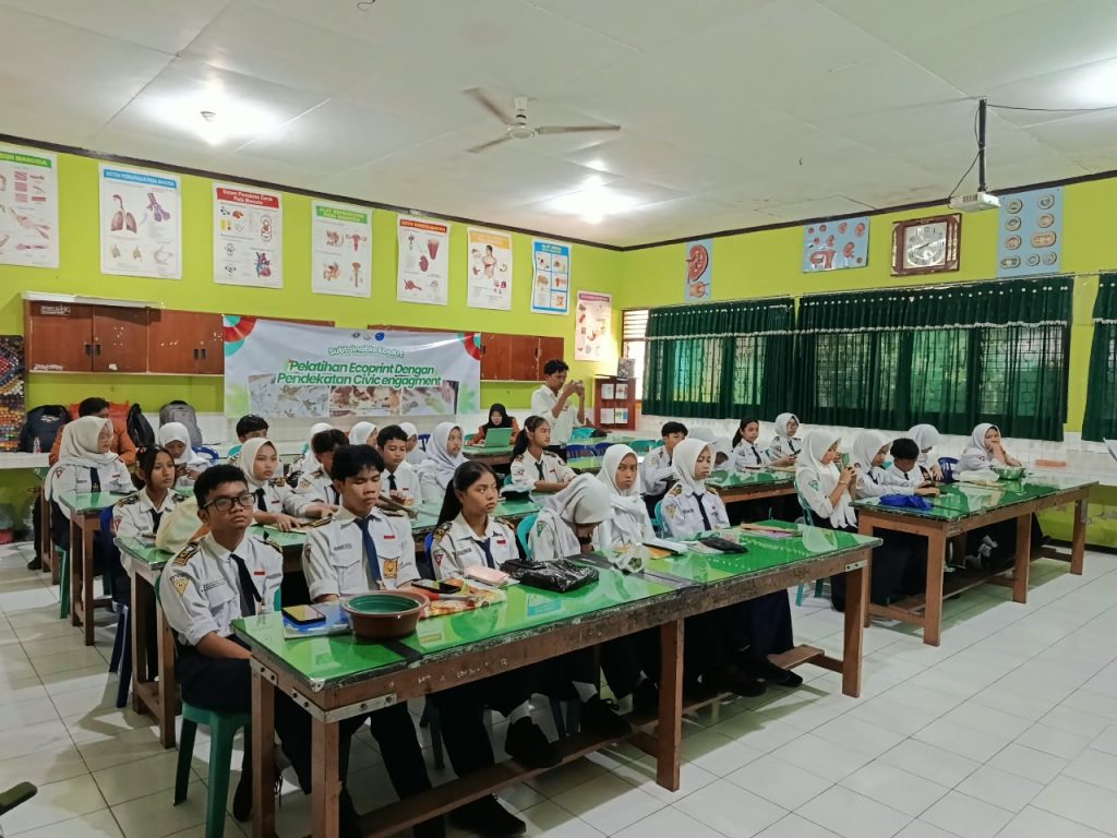 Angkat Civic Engagement, Mahasiswa PPG-PPKn Unikama Gelar Workshop Sustainable EcoArt sebagai Seni Ramah Lingkungan di SMPN 12 Malang
